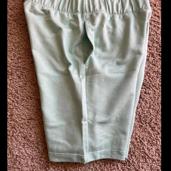 Shorts NWT - Picture 3 of 3